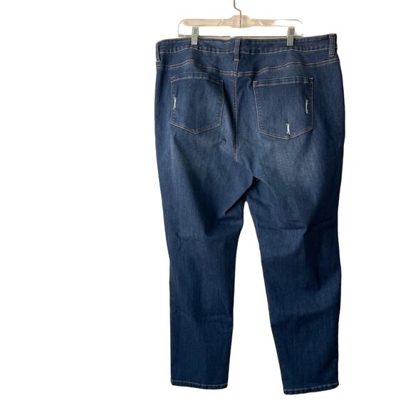 Crown & Ivy Curvy Skinny Denim Jeans W Gold Elephant Patch & Sequenced Star -22W - Picture 2 of 8